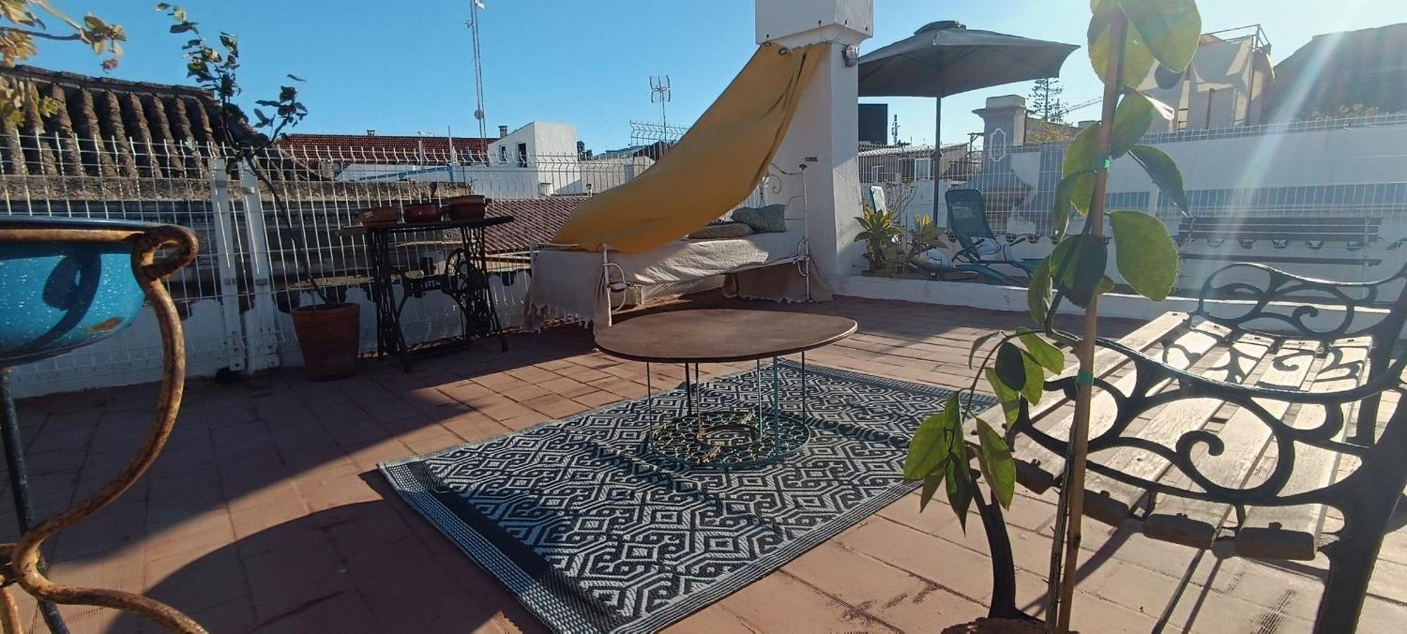 Apartment With Roof Terrace In Town Centre ตาวิรา ภายนอก รูปภาพ